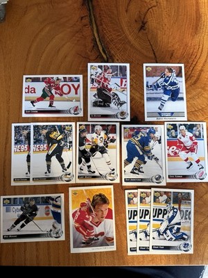 15-card 1992-93 Upper Deck hockey lot loaded with Hall of Famers and stars