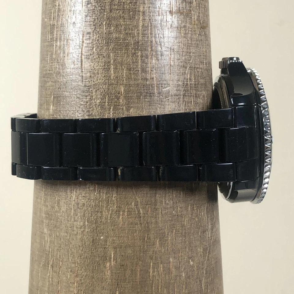 ToyWatch relógio estilo mergulhador mostrador preto data 5 ATM pulseira de acrílico - Imagem 3 de 4