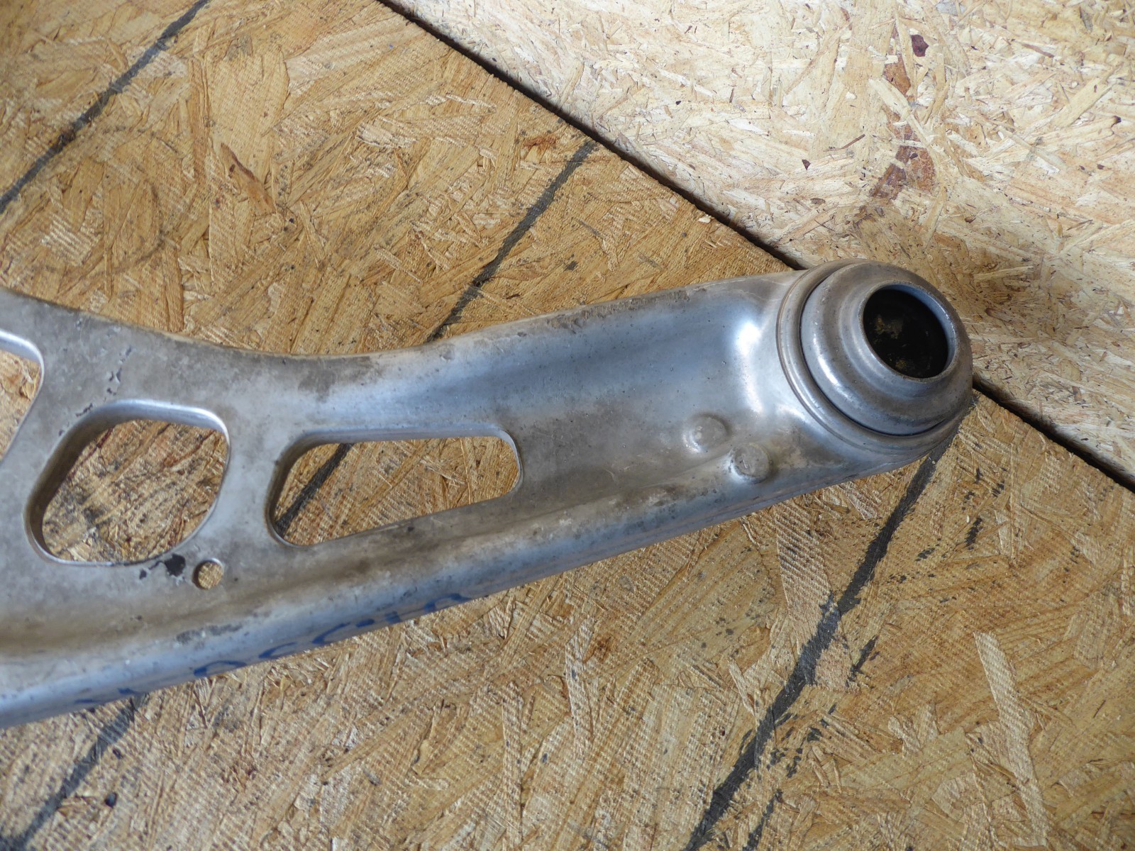 BMW OEM E46 Front Control Arm Bushing Right 6756064 for sale 