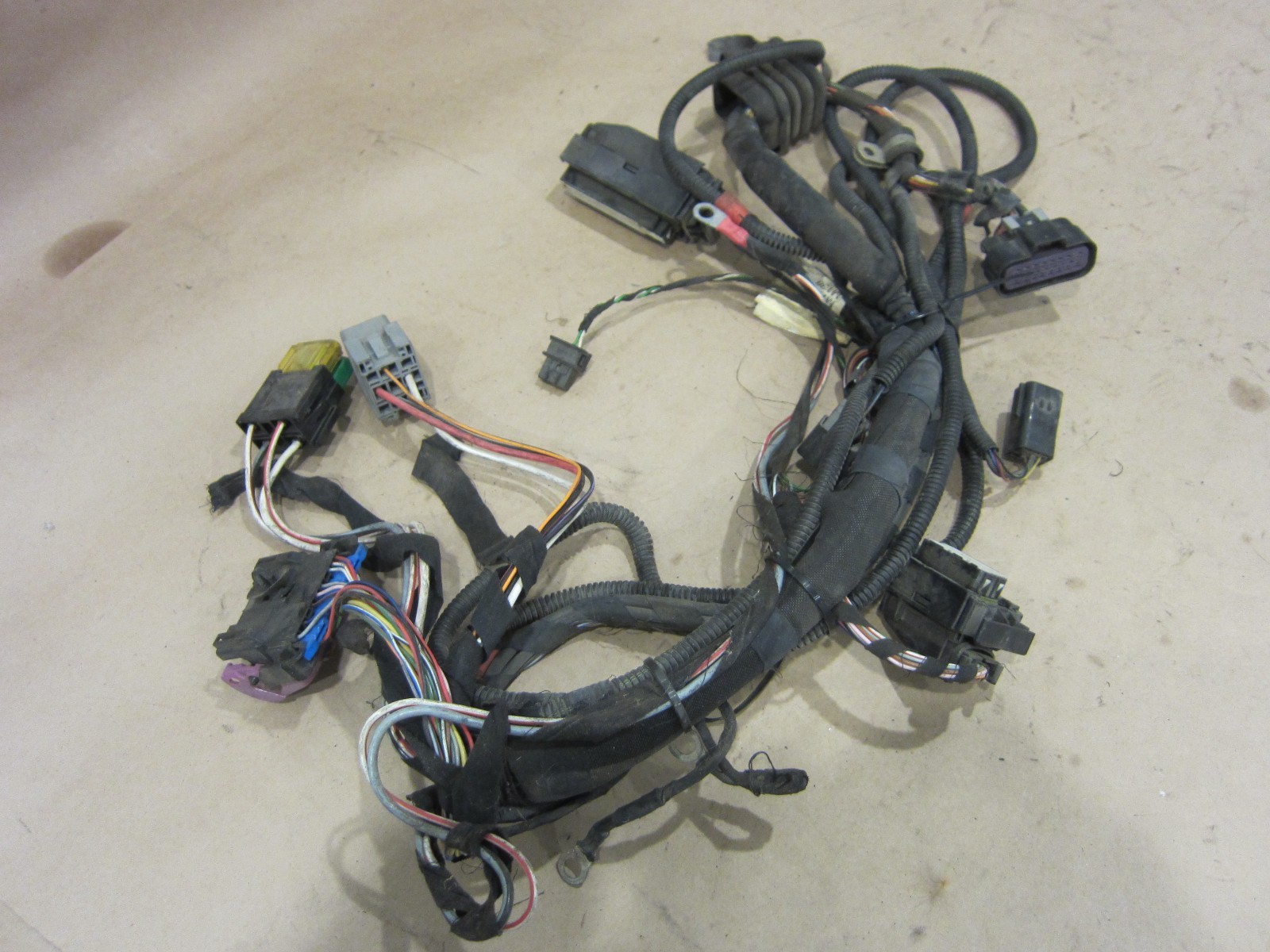 Maserati 4200 Spyder 02-03.. F1 Gear Cable On Bodywork. Part# 186099