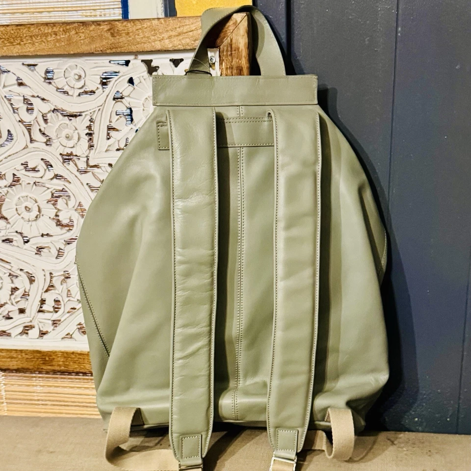 Mochila de cuero gris geométrica Zara Foto 2 de 4