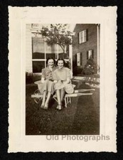 2 PRETTY WOMEN DRESSES HEELS IN WHEELBARROW OLD/VINTAGE PHOTO SNAPSHOT- D629