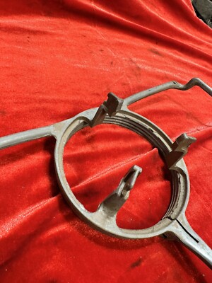 1940 40 Chevy Chevrolet Master Special Deluxe Horn ring 753654