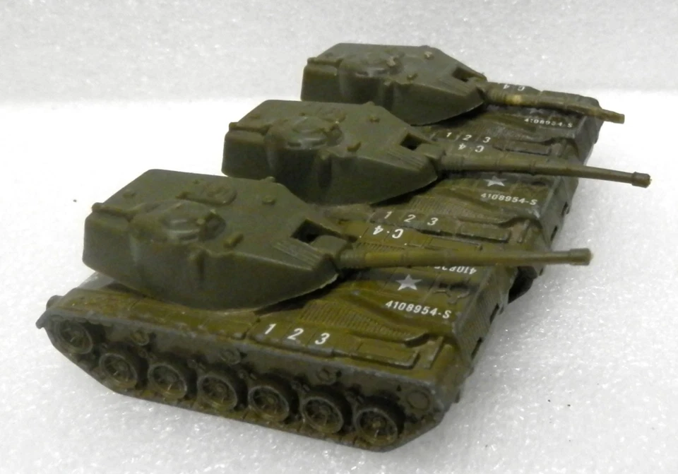 3 HOT WHEELS US ARMY BATTLE TANKS 1974 HONG KONG ALL ROLL WELL TURRETS TURN ETC. - Image 3 of 4