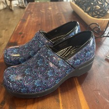 Easy Works by Easy Street Women's Blue Slip-Resistant Clogs, Size 7.5M