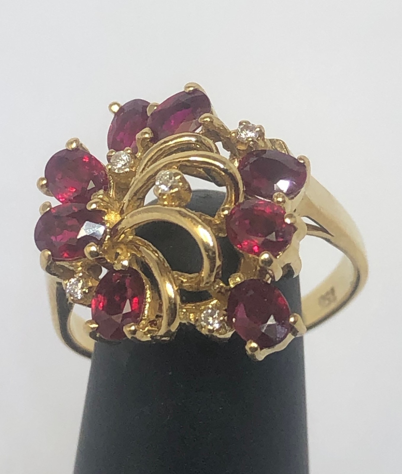Stunning Solid 18k Gold Ruby Cluster and Diamond … - image 7