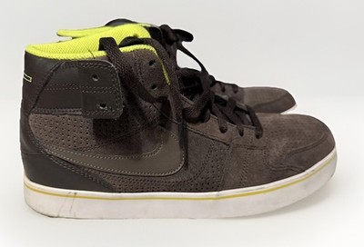 Nike Ruckus Mid Skate Shoes Men s Size 9 Gray Suede Casual Low Top Sneakers