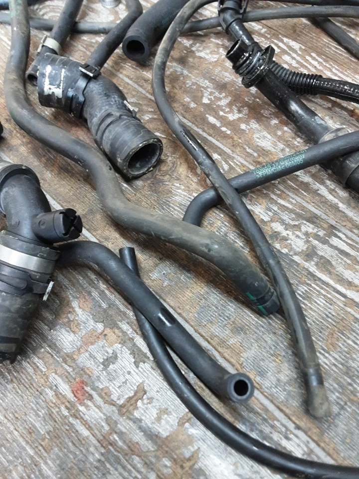 BMW K 1200R 2006 06 Juego de mangueras líneas de ventilación de aire refrigerante refrigeración varios varios Foto 3 de 4