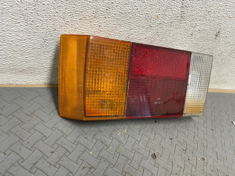 Luz trasera izquierda convertible Volkswagen Golf MK1 1988-1993 C5421 OEM Foto 3 de 4