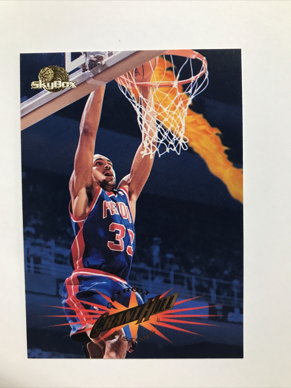 Grant Hill #35 (Basketball Cards 1995 Skybox Premium) — is it worth grading?