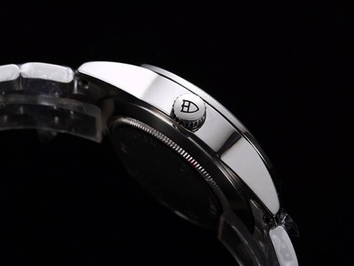 tudor glamour 39