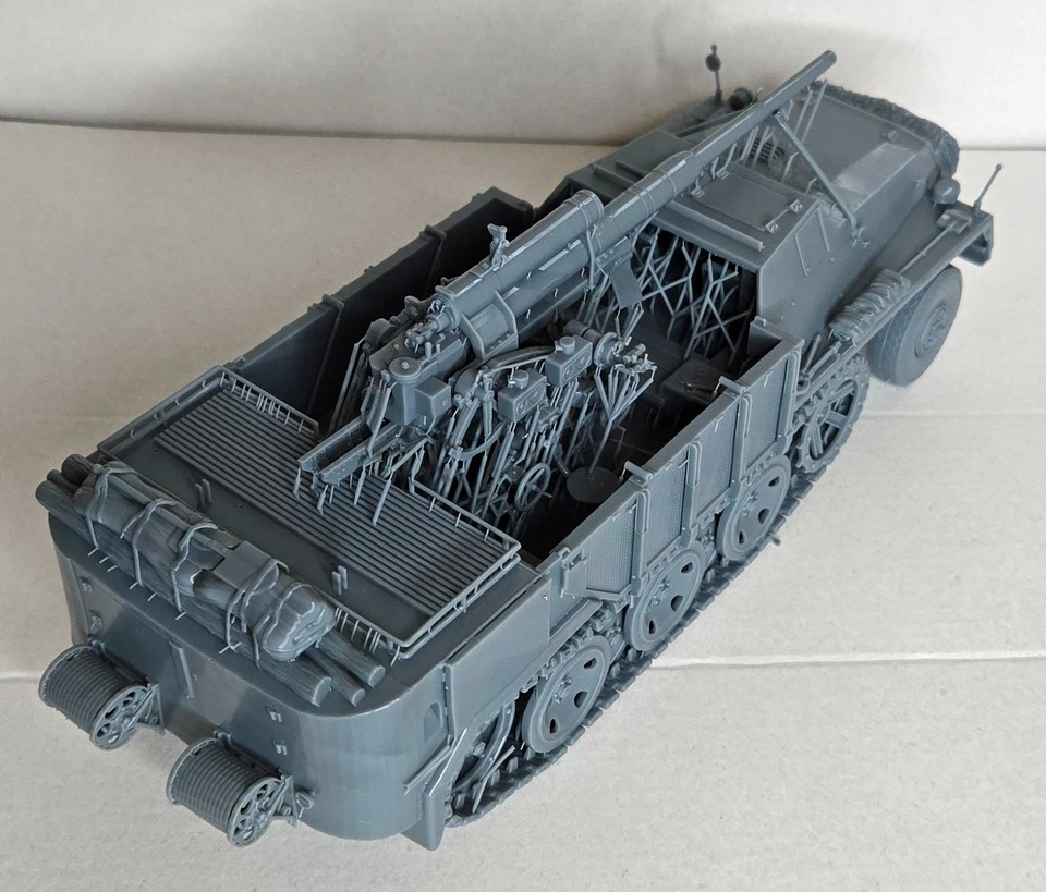 Tractor portador de armas pesado alemán SWS con 8,8 cm antiaéreo 1:35 3D - Imagen 4 de 4