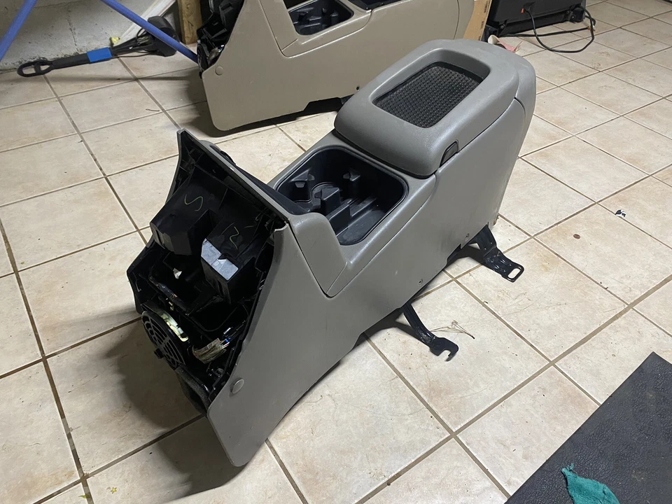 2003 до 2006 CHEVY SILVERADO ЛАВИНА GMC SIERRA BOSE НАПОЛЬНАЯ КОНСОЛЬ с CUBBY - Изображение 2 из 4