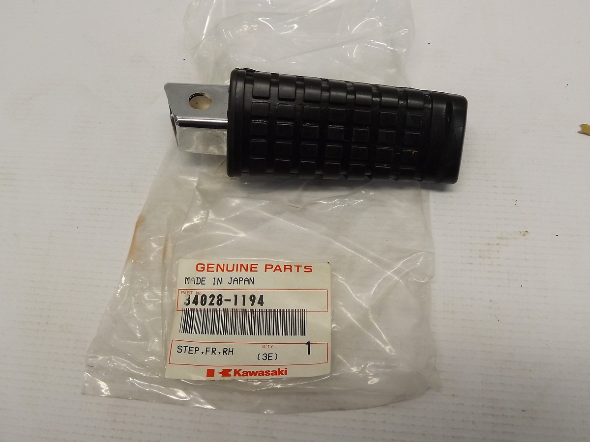 NOS KAWASAKI 34028-1194 FRONT STEP ZEX500 KL650 SUPERCEEDED BY