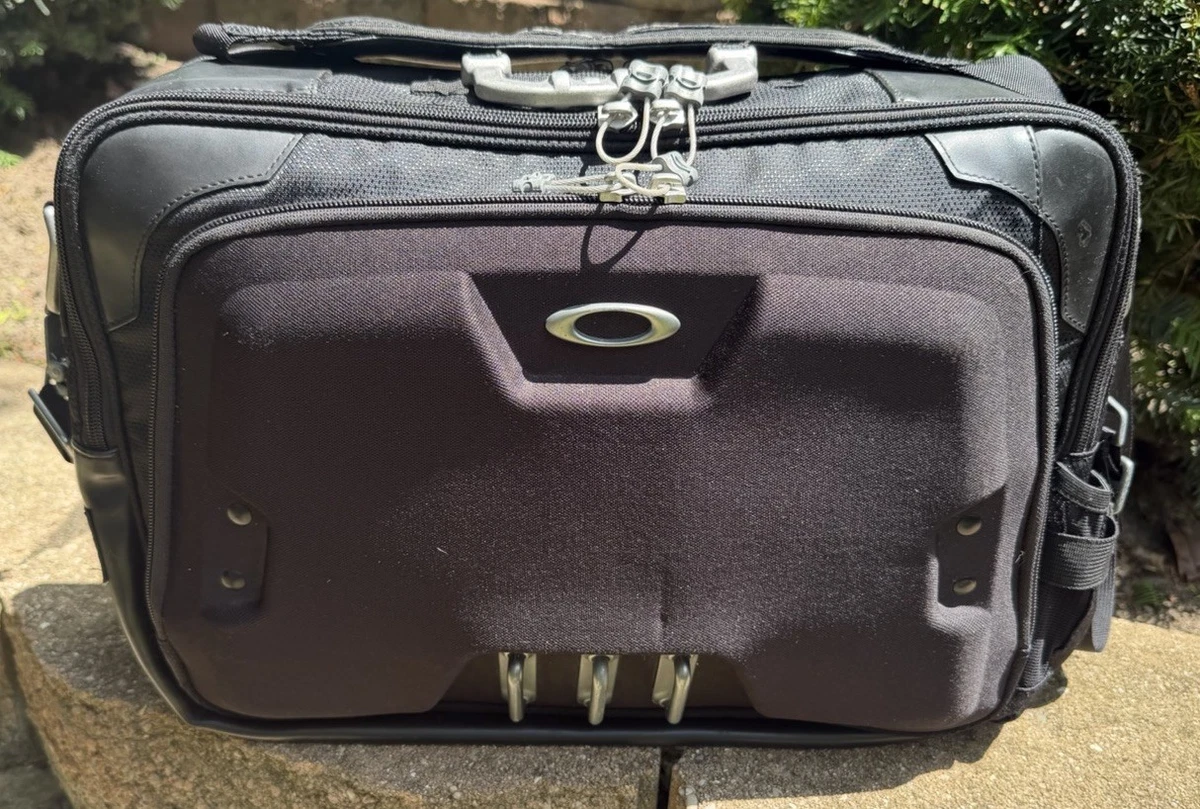 Oakley Men's Black Messenger Bags | eBay