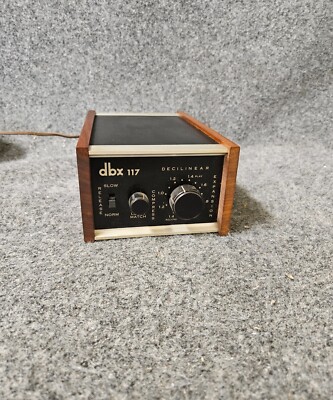 DBX 117 Decilinear Compressor Dynamic Range Processor