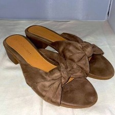 CHARLES ALBERT women  s sz 8 open toed tan suede mules with bow