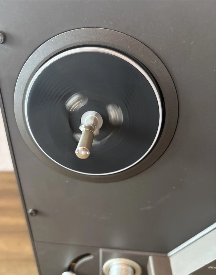 Carrete a carrete Tascam 34B rebobina y avanza necesita limpieza el juego se pega Foto 2 de 4