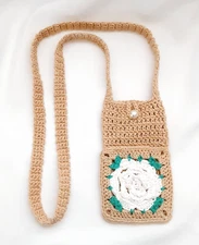 SMALL HAND CROCHETED CROSS BODY PURSE
