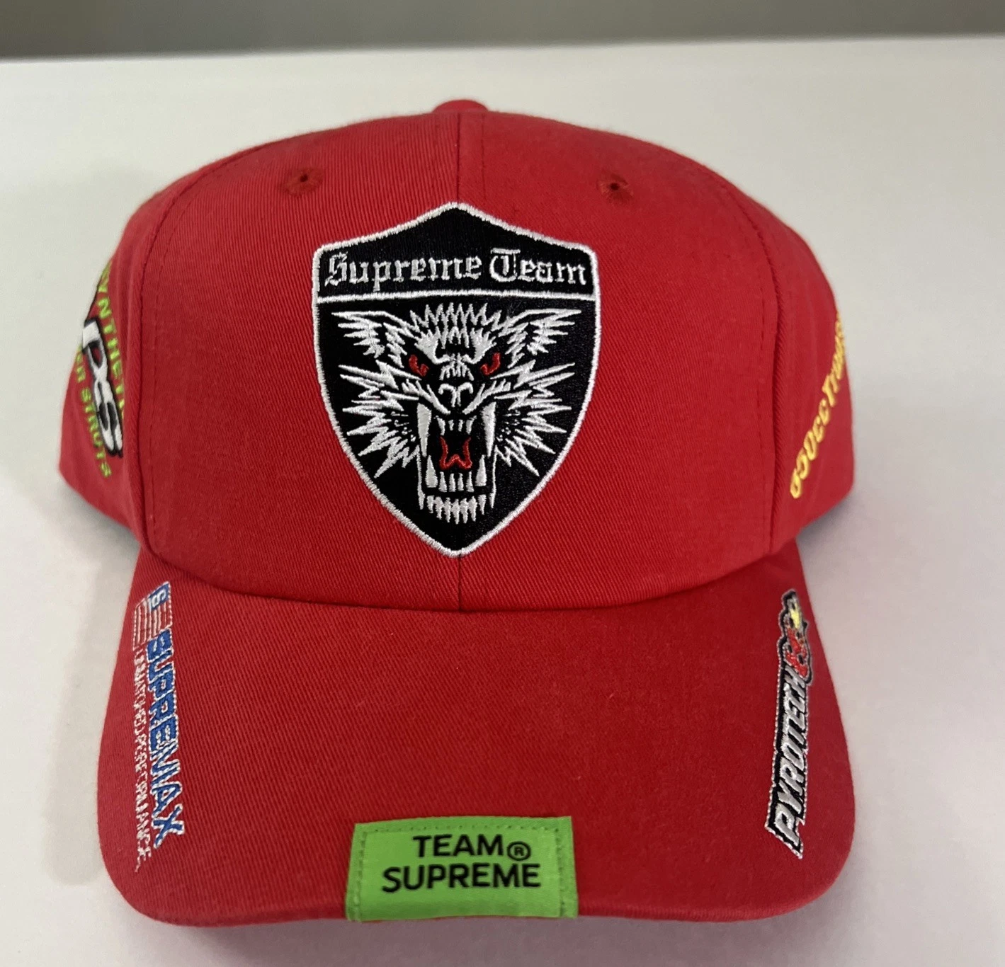 SUPREME RACING TEAM 6 PANNEAUX CHAPEAU ROUGE OS SS25 SEMAINE 9 (100% AUTHENTIQUE) NEUF