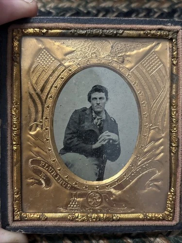 Civil War Super Soldier In Unusual Pose With Uniform & Hat Military Fancy Frame