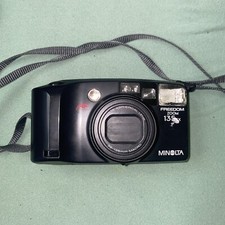 Minolta Freedom Zoom 135 EX 35mm Point Shoot Camera and Bag
