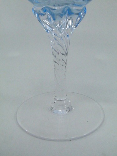 Sasaki Grand Hawthorne Fine Crystal Goblet Glass Light Blue Stemware Swirl 7" - Picture 2 of 4