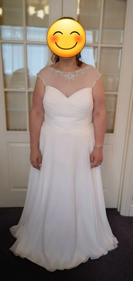 Designer Justin Alexander wedding dress  - Image 4 of 4