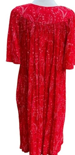 NWT Go Softly L Patio Dress Kaftan Short Sleeve Zip Crinkle Red Paisley 124599 - Picture 3 of 3