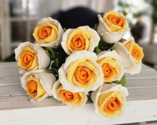 Crochet Roses Bouquet . Handmade qift for mom, grandma, Valentines, home decor - Picture 6 of 42