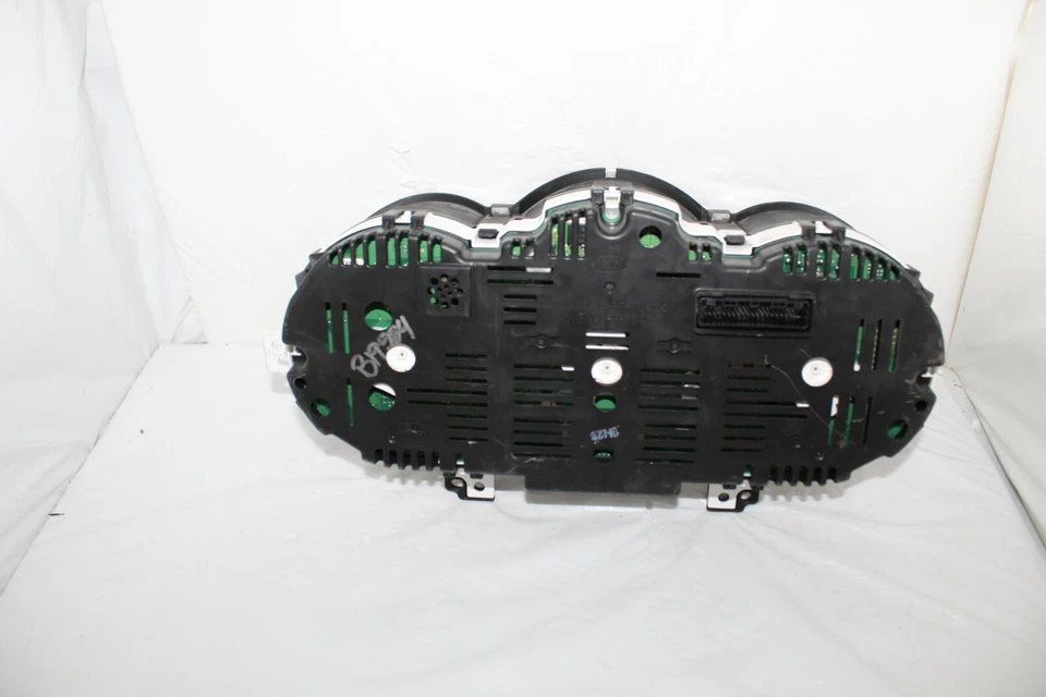 Cuadro de instrumentos velocímetro indicadores del panel de instrumentos Kia Rio 2012 25.366 millas Foto 4 de 4