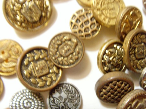58 vintage antique early plastic collector buttons lot heraldic uniform 52370 - Picture 6 of 7