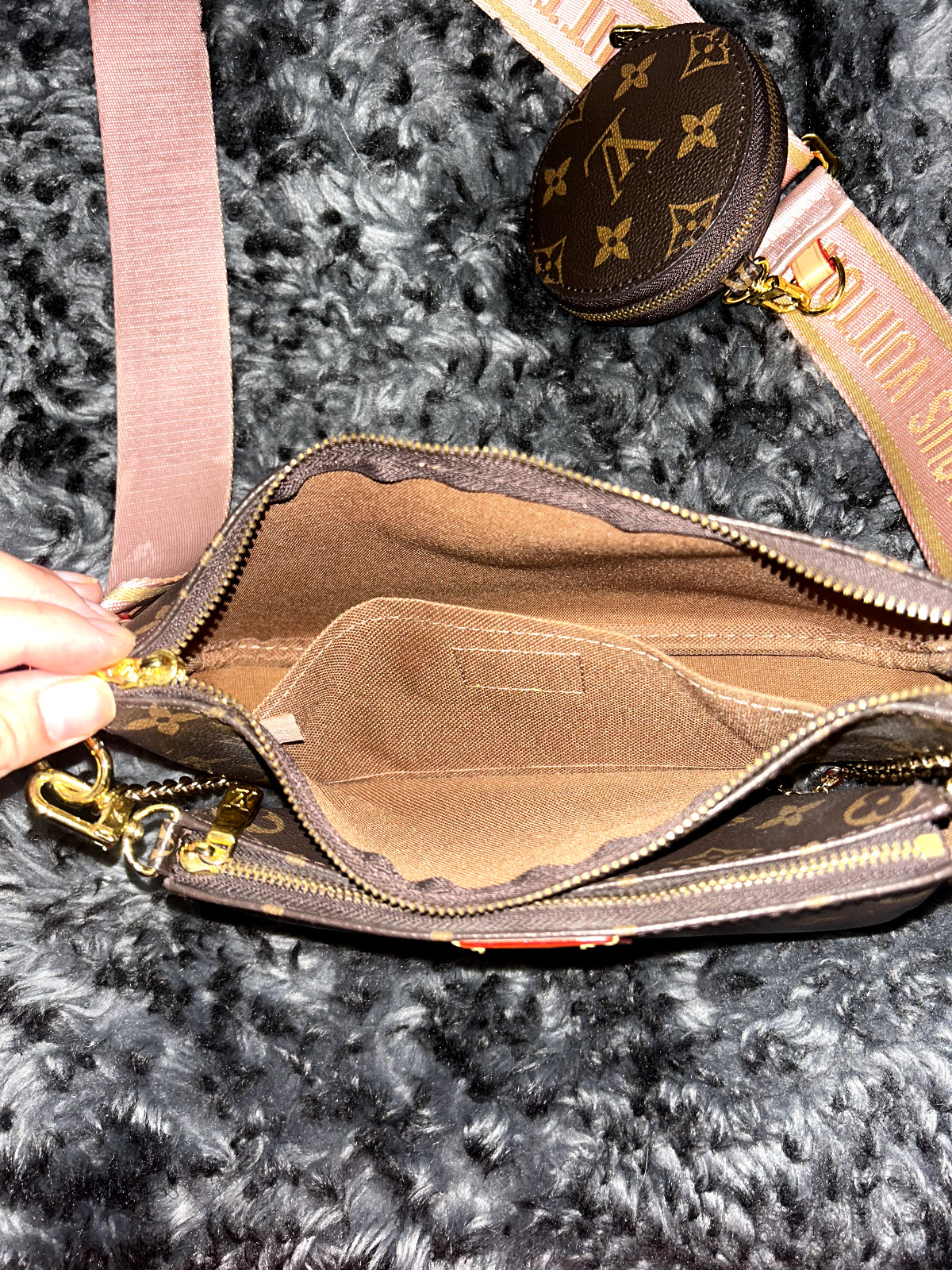monogram multi pochette accessories rose clair louis Vuitton luxury authentic image 7
