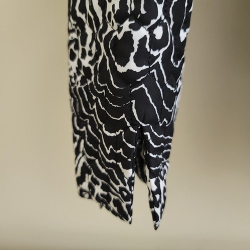 RQT Full Zip Lightweight Printed Quilted Jacket, size Small, Black White - Picture 8 of 14