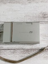 FUJIFILM FINEPIX Z5 Compact Digital Camera Tested from Japan