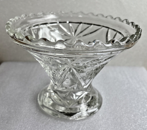 Vtg Anchor Hocking Early American Prescut EAPC - Star of David - 4.5" Glass Vase