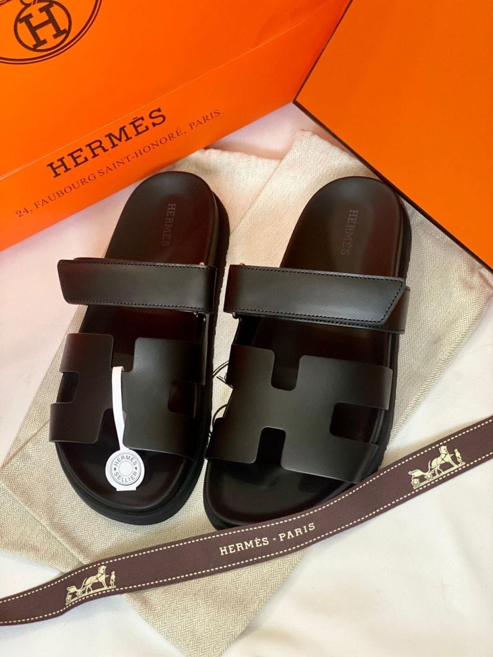 HERMES Oran Sandals Black Leather Women's EU 39 Slip On Flat Mules