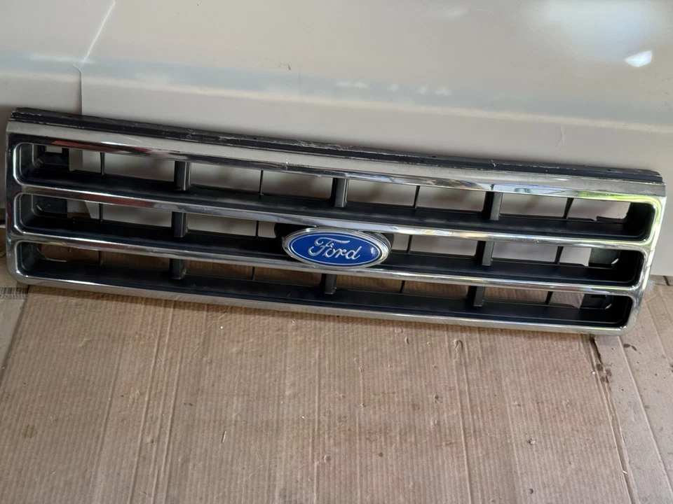 Camión Ford 1987-91 F150 F250 F350 Bronco OEM conjunto de rejilla cromada con logotipo Foto 4 de 4