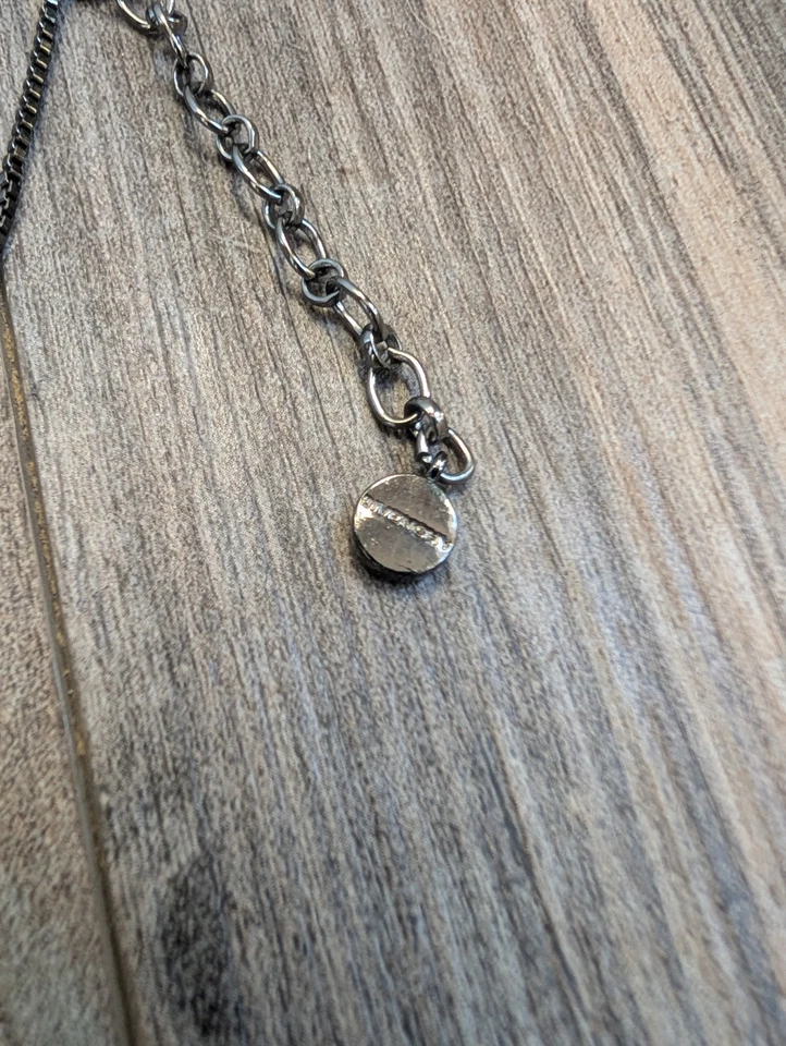 Collar Givenchy Gunmetal Vintage Tono Plata y Cristal Rojo Gota en Y De Colección Romántico Foto 2 de 3