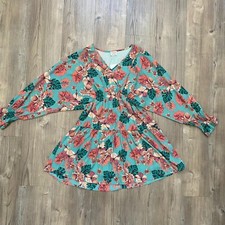 NWT Peach Love California - Floral V Neck Dress W/Liner Sample Fit - No Tag Size