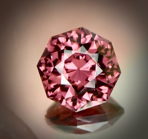 beautiful custom cut umba garnet 3.35ct - Picture 3 of 3