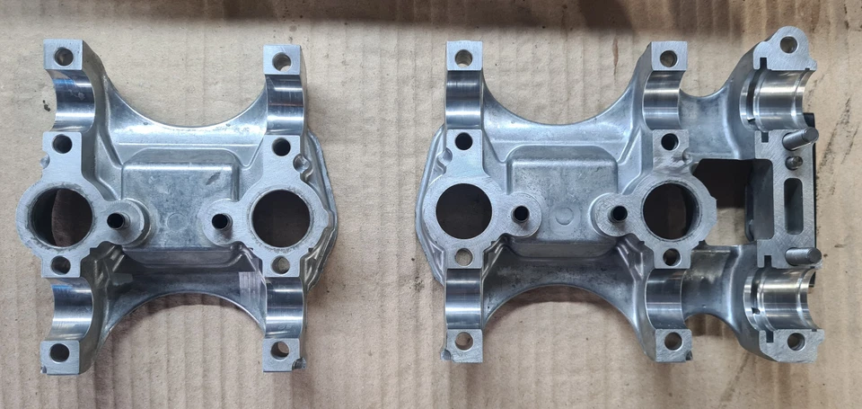 S1000RR K46 BMW 2008 / 2014 (  S1000R / S1000XR ) culasse bon état - Photo 3/3