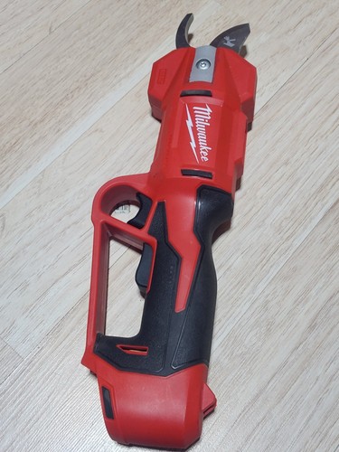 Milwaukee 2534-20 M12 12V Brushless Cordless Pruning Shears - Bare Tool No box