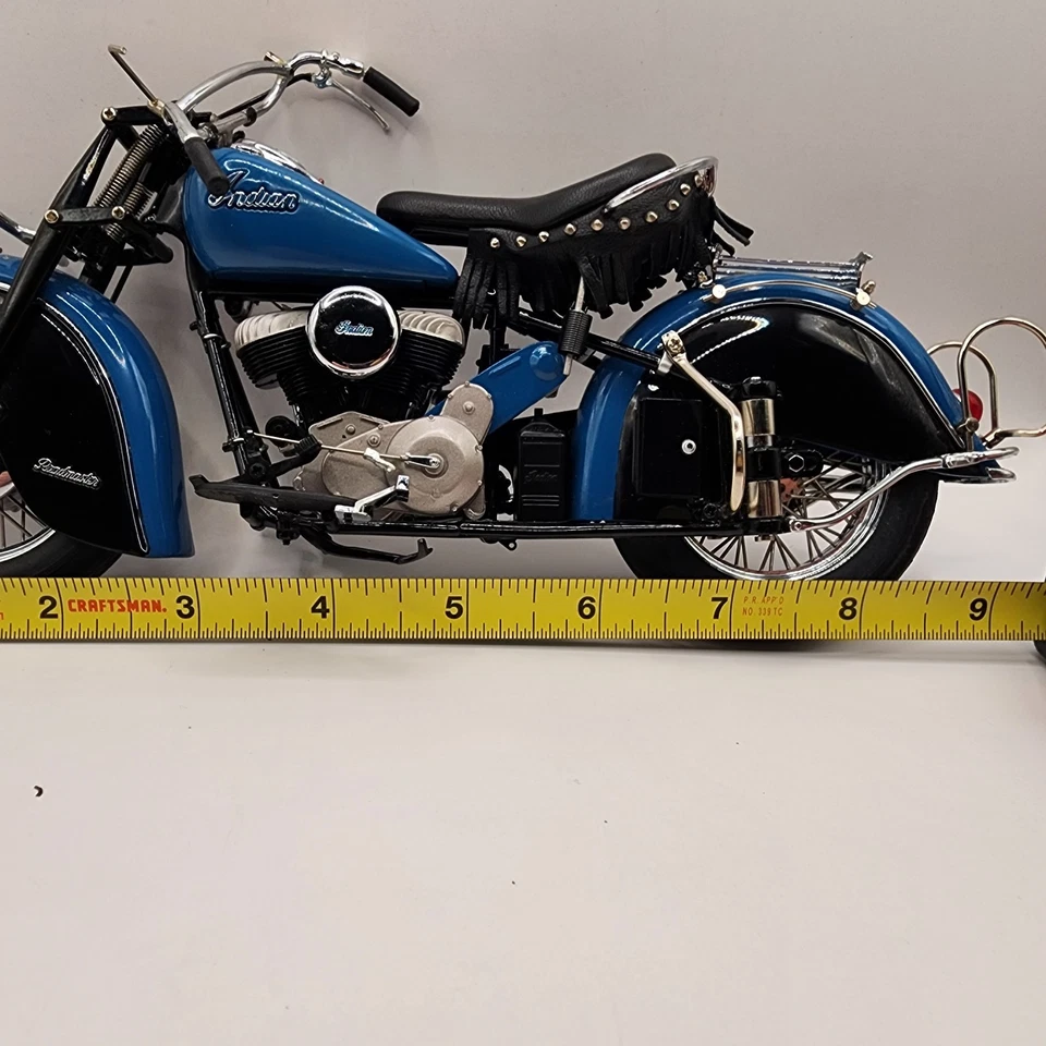 Incomplete- Danbury Mint 1948 Indian Die Cast 1:10 Scale Motorcycle - Image 2 of 4
