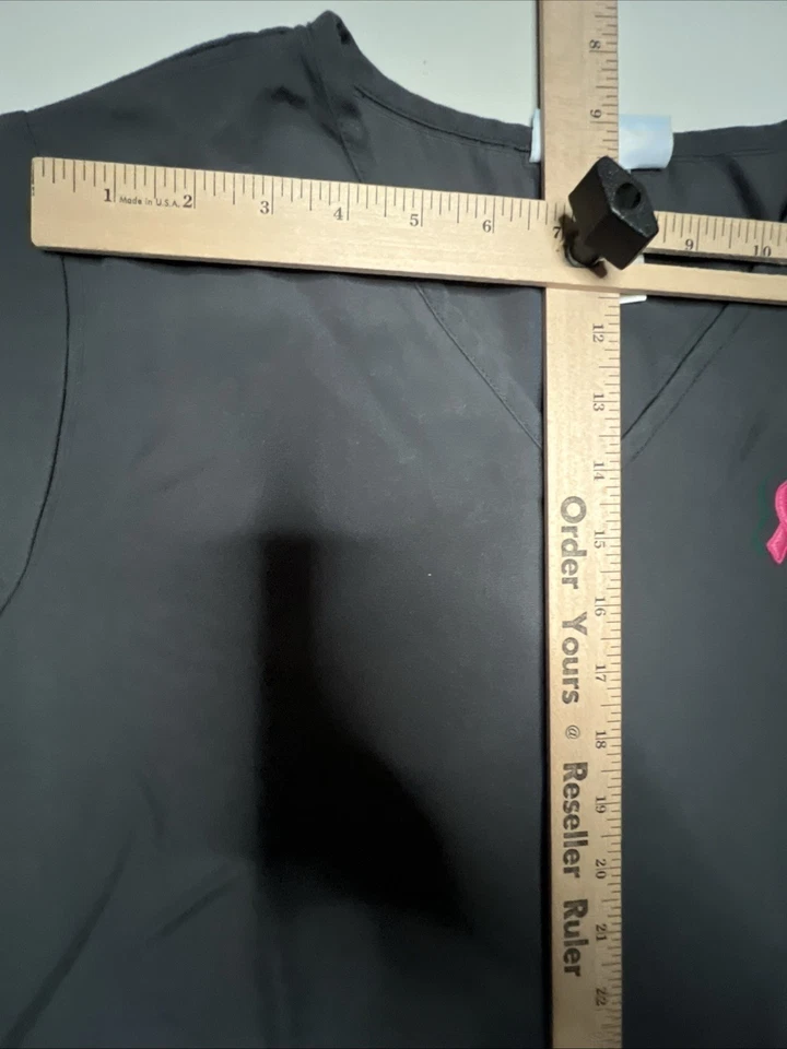 SB Scrubs Top Women’s Small grey Breast Cancer Awareness Pockets - Image 2 of 4