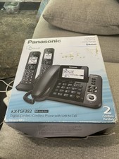 Sistema telefónico inalámbrico expandible Panasonic KX-TGF382 con 2 inalámbricos y cargadores
