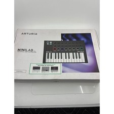 Arturia MiniLab mkII Universal MIDI Controlle...