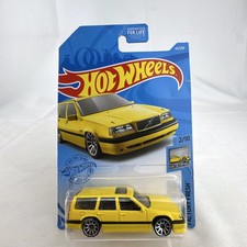 Hot Wheels 1:64 Volvo 850 Estate Factory Fresh Yellow Wagon Diecast 43/250