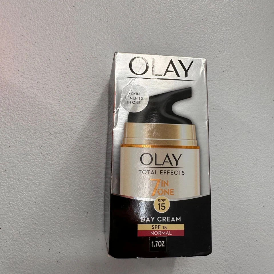 Olay Total Effects 7 en uno crema de día FPS 15 piel normal 1,7 oz loción facial b Foto 2 de 4
