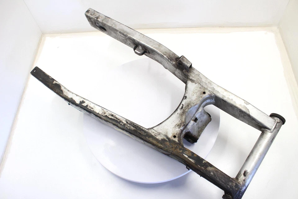 Suzuki Katana 750 1999 OEM basculante trasero suspensión trasera brazo oscilante Foto 2 de 4